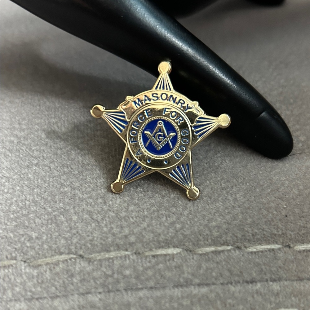 Masonry Star Badge Pin